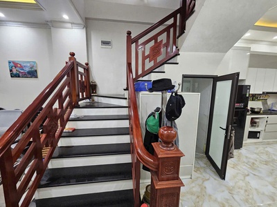 Bán nhà  giãn dân khả lễ 3 tầng làn 2 nguyễn quyền ngay cạnh vườn hoa 2