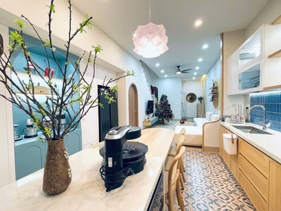 Nhà mới đón tết, nhà đẹp kiên cố ở ngay, nhà 2 tầng 2 mê full nội thất xịn, diện tích 100m2. chỉ 4