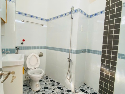 Giảm sốc 300tr - chính chủ - gấp bán 7.49 tỷ - phú nhuận - bùi văn thêm - 5 tầng - 4pn lớn - gần mt 2