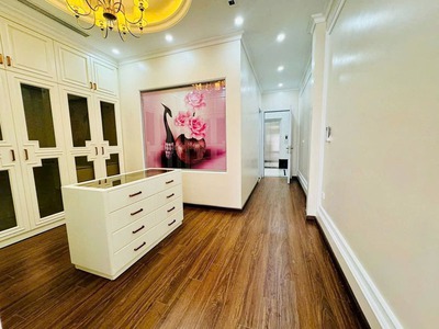 Bán gấp trong 15 ngày 76,5m2 nhà 8 tầng thang máy mặt ngõ 68/79 Nguyễn Văn Linh. Đường 3 ô tô tránh 2