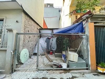 Siêu hiếm bán đất phố trạm 66M ô tô tránh vào đất long biên 2