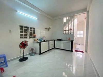 Nhà mặt tiền 2/4 phường Vĩnh Phước, Nha Trang   đang cho thuê   giá chỉ 9,5 tỷ 6