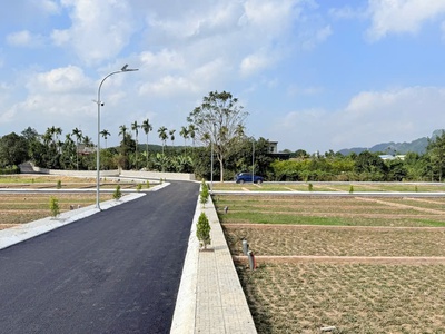 Đất Lạc Thủy 3xx tr Sát KCN 300ha cận cáp treo Chùa Tiên Sổ hồng sẵn 3