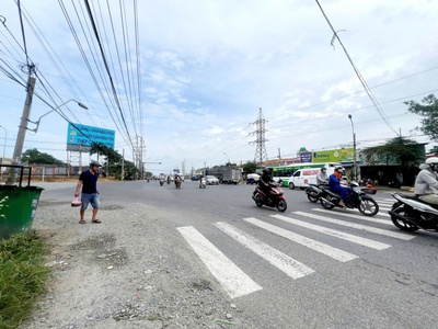 Bán đất mặt tiền NGuyễn Trung Trực - Bến Lức , Long an 0