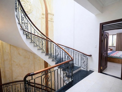 Nhà chdv trung tâm p5 tân bình, gần cmt8, hẻm xe hơi 6m, 5 tầng 3