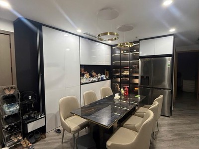 Căn hộ cc cao cấp -full nội thất  view cầu nhật tân   hàng xóm sunshine riverside   134m2 2