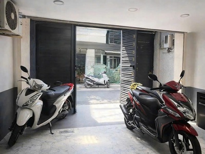 Nhà chdv trung tâm p5 tân bình, gần cmt8, hẻm xe hơi 6m, 5 tầng 1