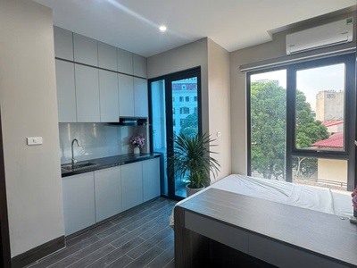 Cho thuê ccmn đẹp thoáng sáng ban công mới 100 ngõ 226 minh khai, hai bà trưng 1