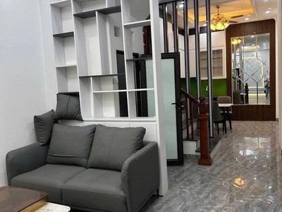 Bán gấp nhà đẹp phố đại từ- 41/65m 5 tầng- gần hồ linh đàm, trường, chợ. nhỉnh 9 tỷ 1