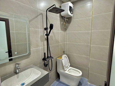 Bán gấp nhà đẹp phố khương trung- 32m 5 tầng- ngõ thông- kinh doanh. hơn 8 tỷ 3