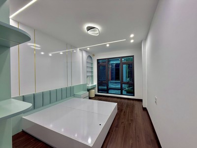 Bán gấp nhà đẹp phố khương trung- 32m 5 tầng- ngõ thông- kinh doanh. hơn 8 tỷ 2