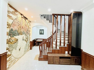 Ô tô đỗ cửa trần thái tông, mới đẹp, ban công cực mát, 40m 5t chỉ 15.9 tỷ 0