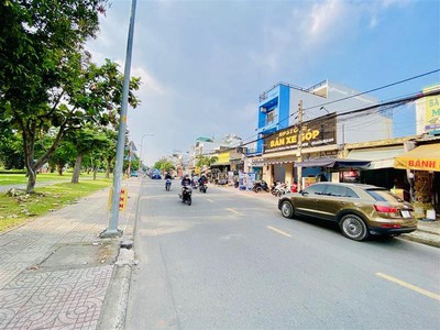 Mặt tiền đường 20m view công viên 2 tầng 100m sẵn dòng tiền nhỉnh 13 3