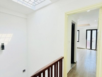 Ô tô đỗ cửa trần thái tông, mới đẹp, ban công cực mát, 40m 5t chỉ 15.9 tỷ 4