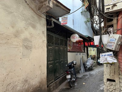 Vì lý do nhân sự, quán ko có ng làm lên em sang nhượng cửa hàng gà rán 1