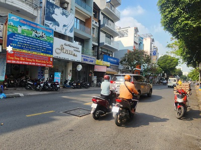 Cho thuê nhà mặt tiền trương vĩnh ký q.tân phú 80m , 2lầu - cạnh ngã tư - 22triệu 2