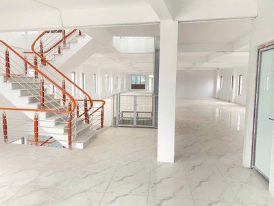 Cho thuê kho 300M2 đường lớn xe tải tại Hoà Khánh, sẵn điện 3 pha, giá 15 triệu 0