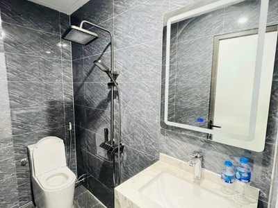 Bán nhà học viên tài chính - dt45m2 - 5 tầng - giá 8,7tỷ - ngõ ô tô thông - kinh doanh 3