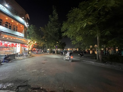 Linhhk cho thuê 300m  đội cấn, ưu tiên skybar, văn phòng 1