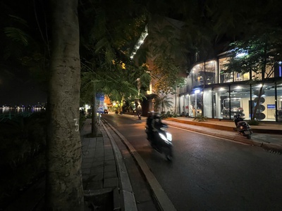 Linhhk cho thuê 300m  đội cấn, ưu tiên skybar, văn phòng 4