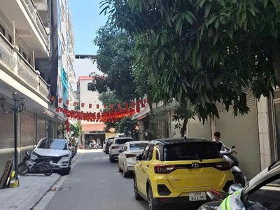 Bán nhà phân lô liền kề dự án hải ngân 2- đường đôi thanh liệt. đối diện công viên chu văn an 3