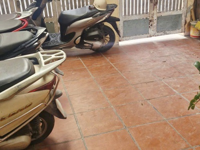 Cho thuê nhà riêng 100m , 3 tầng mặt đường chính hoàng công chất. 3