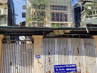 Cho thuê nhà riêng 100m , 3 tầng mặt đường chính hoàng công chất. 0