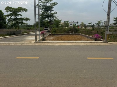 Bán rẻ hơn thị trường 500tr lô góc 150m mặt trục chính gần lục quân 0