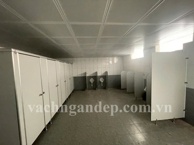 Toilet partition - vách ngăn vệ sinh bằng nhựa 0
