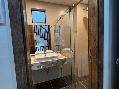 Cần bán 69,3m2 nhà 4 tầng mặt ngõ 142 Lệ Mật. Có quy hoạch mở rộng lên đường 13m 6