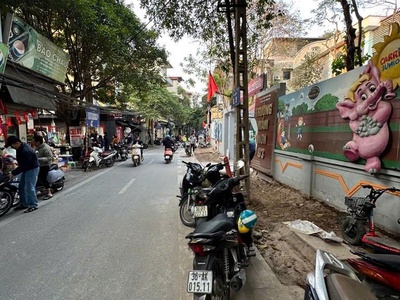 Mặt phố 8 tháng 3 mua 1 được 2 bán nhà tập thể 90M tầng 1 ô tô kinh doanh hai bà trưng 4