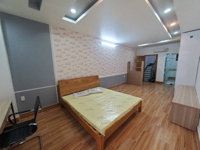 NHÀ HẺM XE HƠI 6M PHÚ NHUẬN - Rộng, Đẹp, cứng cáp, vài bước ra mặt tiền trục xuyên tâm - 8. tỷ. 3