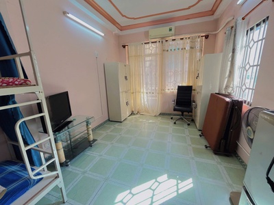 Chính chủ cho thuê phòng trọ Quận 10 full nội thất, ban công thoáng mát 0