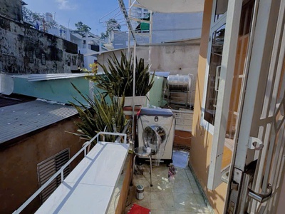 Chính chủ cho thuê phòng trọ Quận 10 full nội thất, ban công thoáng mát 2