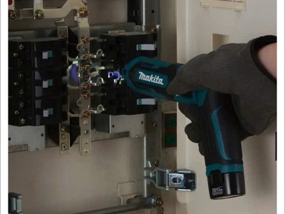 Máy bắt vít dùng pin Makita TD022DZ 0