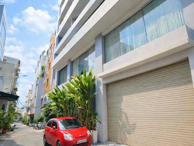 Nhà cách mạng tháng tám p10 quận 3 - dt 210m  - ngang 10m - 3 tầng 0