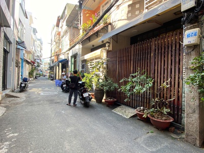 Bán nhà 4x12m, 3 tầng   hẻm 5m thông, lê trọng tấn, ngay trường đh công thương 0
