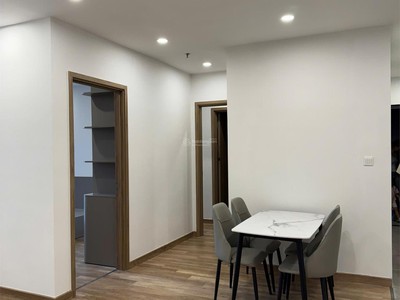 Bán căn hộ 3 ngủ giá siêu tốt tầng trung ban công hướng đông nam thoáng mát, view bể bơi 1