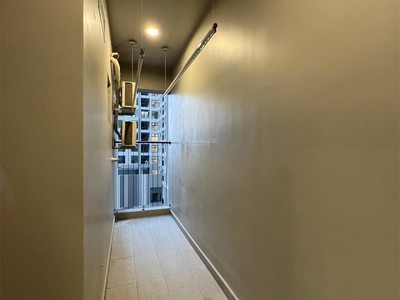 Bán căn hộ 3 ngủ giá siêu tốt tầng trung ban công hướng đông nam thoáng mát, view bể bơi 2