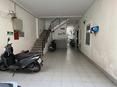 Nhà cách mạng tháng tám p10 quận 3 - dt 210m  - ngang 10m - 3 tầng 1