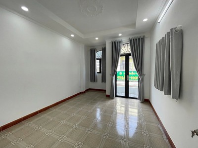 Nhà 2 tầng   xe hơi tới nhà - gần bến xe buýt hiệp thành, chợ giãn dân - quận 12. 4