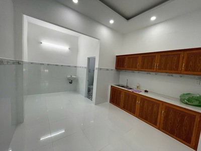 Nhà 2 tầng   xe hơi tới nhà - gần bến xe buýt hiệp thành, chợ giãn dân - quận 12. 3