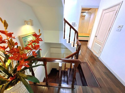 Siêu hiếm phố võng thị 47m 3t giá 9,5 tỷ ngõ thông- gần hồ tây lộng gió 1