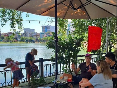 Bán nhà gần hồ đường 2 ô tô, ngõ thông, 418m2, mặt tiền 11,68m, giá 215 triệu 0