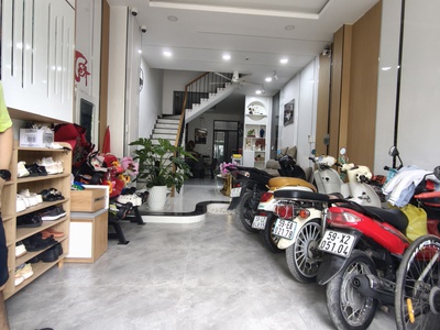 Bán nhà 4 tầng khu phân lô linh đông, gần vành đai 2 chỉ 7,6 tỷ nhà mới vào ở ngay 1