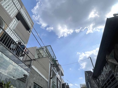 Nhà mới 3 tầng bình chiểu   hẻm xe hơi 5m   gần chợ nông sản   chỉ 4.3 tỷ 0