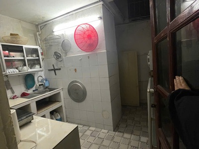 Cho thuê nhà ngõ ô tô bùi xương trạch, 50m2 x 2,5 tầng, 2 pn, 9 triệu 1