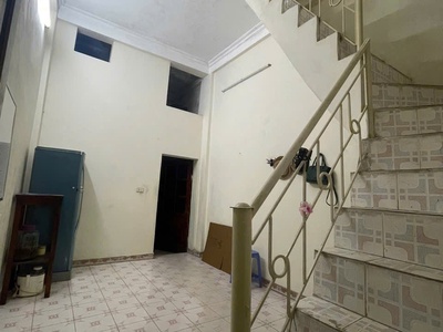 Cho thuê nhà ngõ ô tô bùi xương trạch, 50m2 x 2,5 tầng, 2 pn, 9 triệu 2