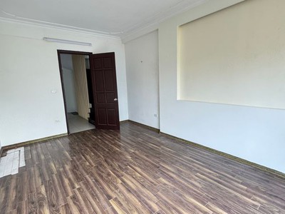 Bán nhà riêng ô tô đỗ cửa 35m2  5 tầng mặt tiền 3.8m x 8.46 tỷ ngọc thụy-long biên. 1