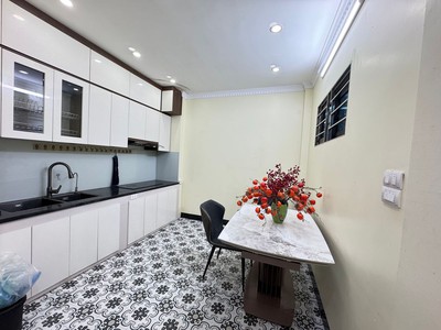 Nhà đẹp   full nội thất   lô góc hiếm   ngõ thông ngọc thụy 40m2 x 5 tầng x 8.6 tỷ long biên hà nội. 4